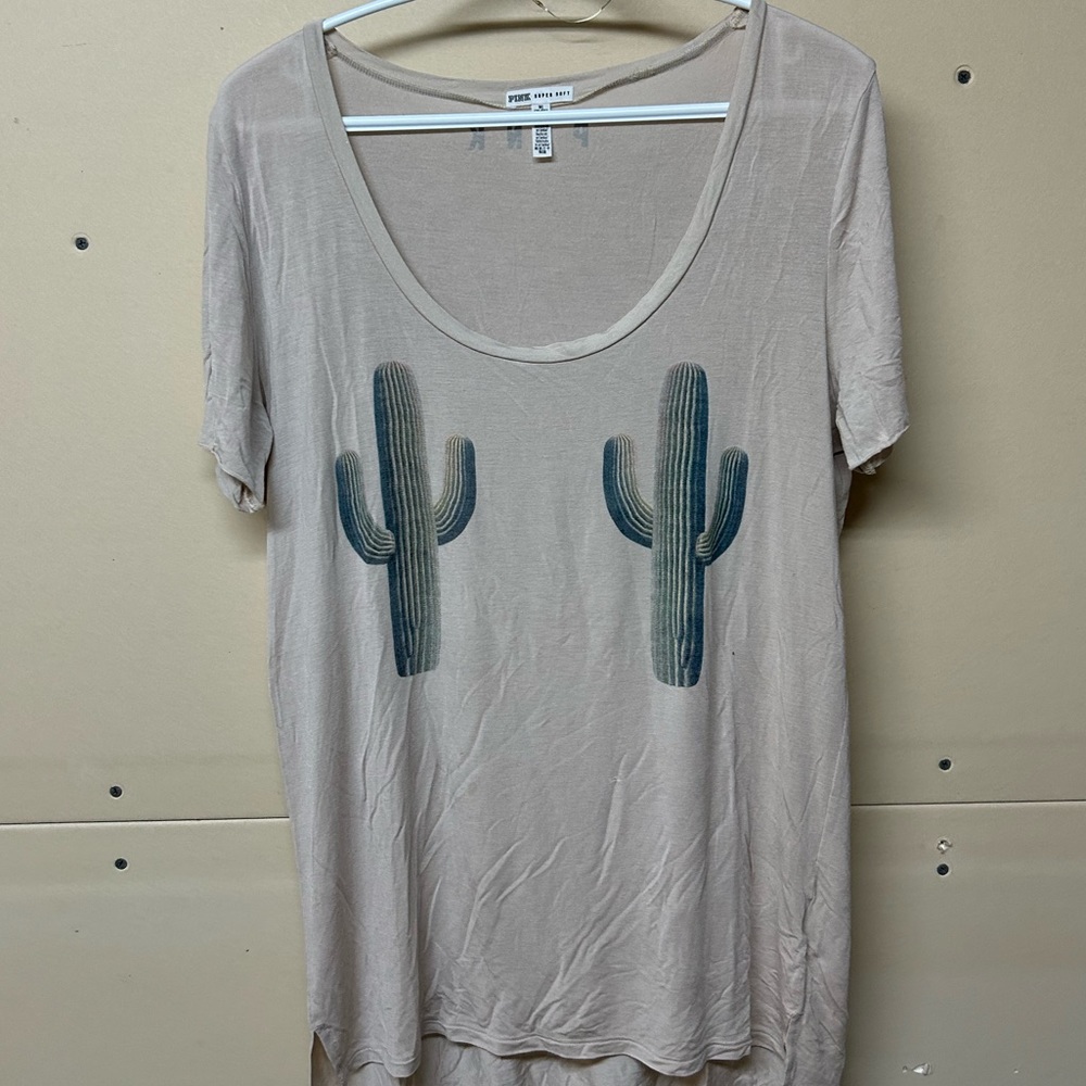 2/$30⚡️- SHIRT | Women’s graphic shirt Victoria Secret shirt size medium